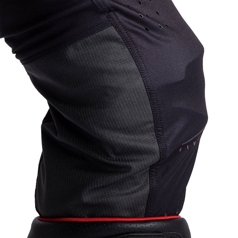 Pantalón Leatt Moto 5.5 I.K.S V26 Negro - Imagen 4